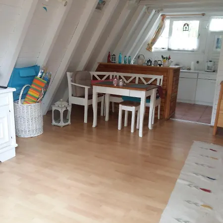 Letniskowy Pirat Lodge *